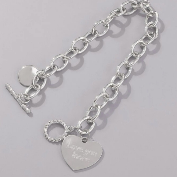 Jewelry - I love you more toggle heart braclet